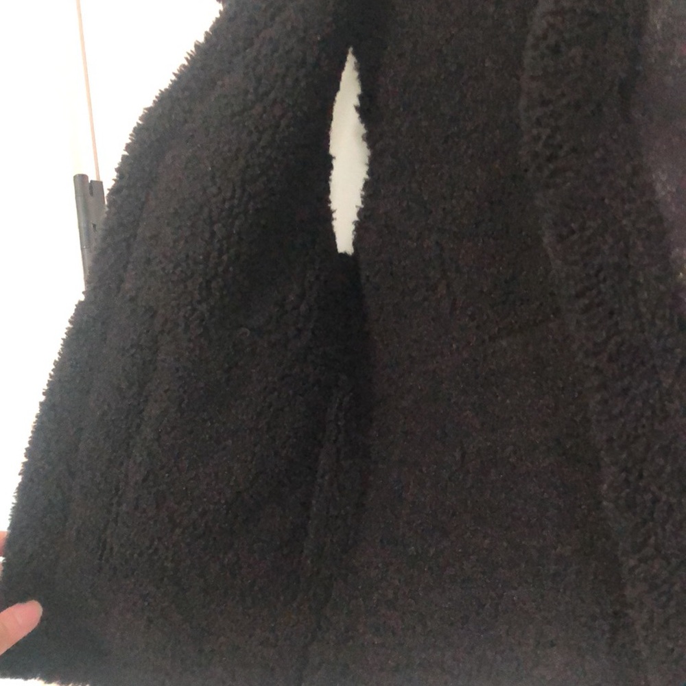 Fuzzy Girls Vest - Picture 4 of 4